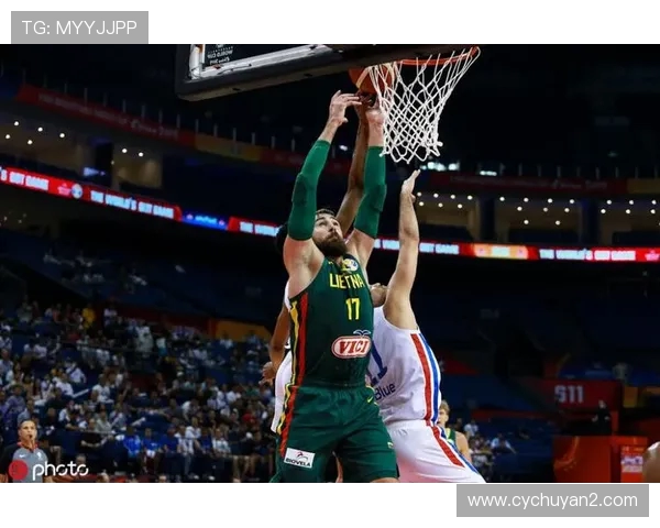 多米尼加与立陶宛激战正酣球场上的精彩对决引人瞩目