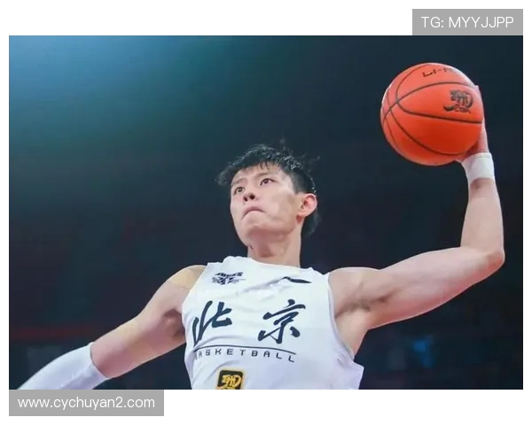 曾凡博崭露头角引发关注球场表现与未来发展潜力分析